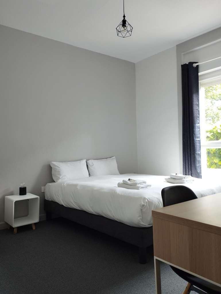 Brit Hotel L'Arrivee Guingamp Bilik gambar
