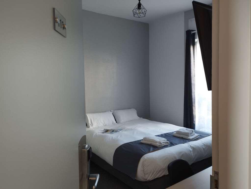 Brit Hotel L'Arrivee Guingamp Bilik gambar